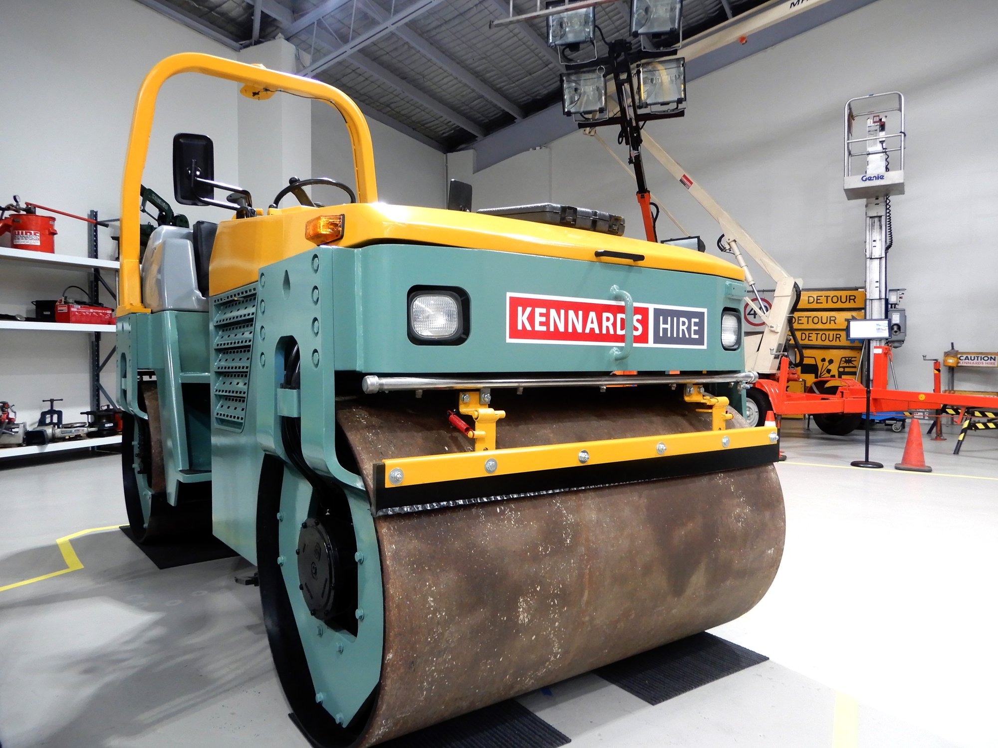 Sakai 4Tonne Vibrating Roller